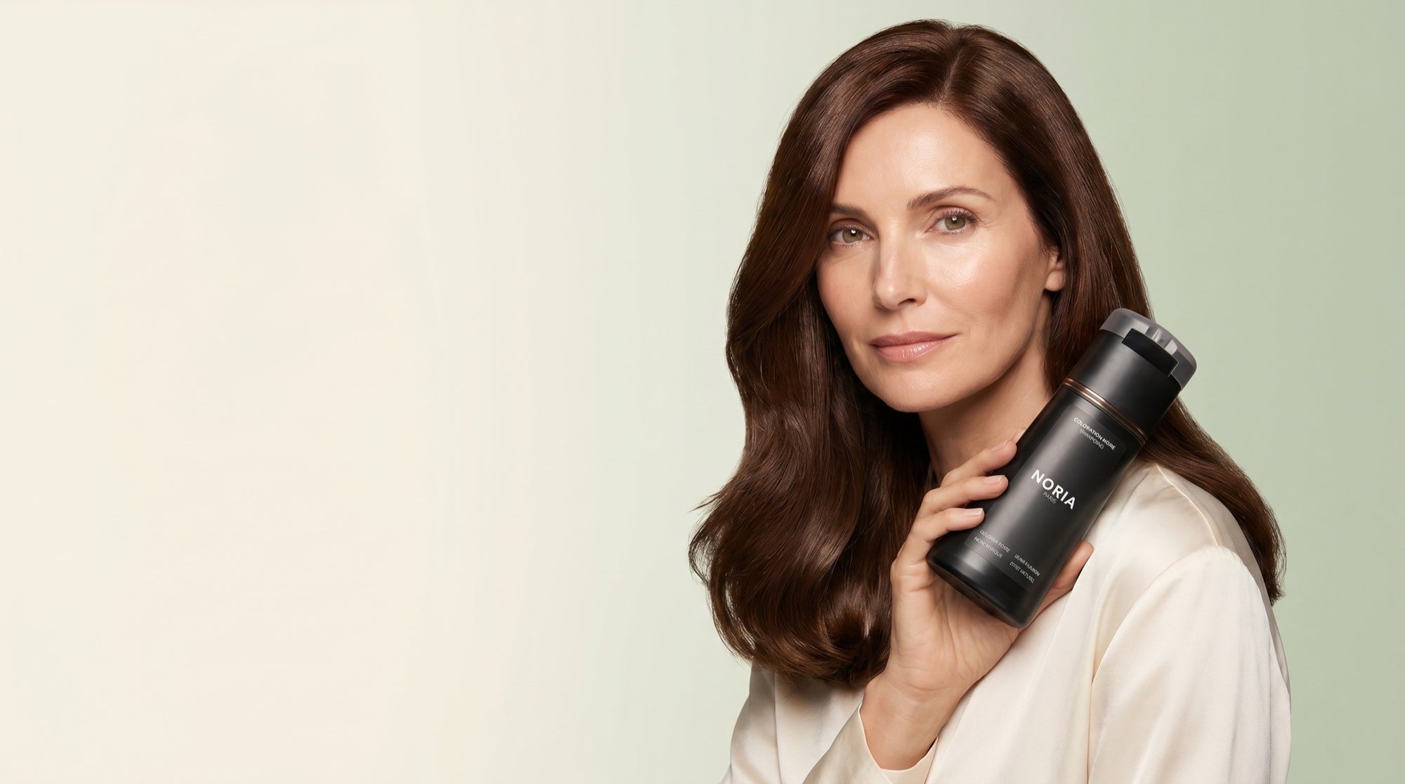 Femme cheveux colorés résultat shampoing Noria